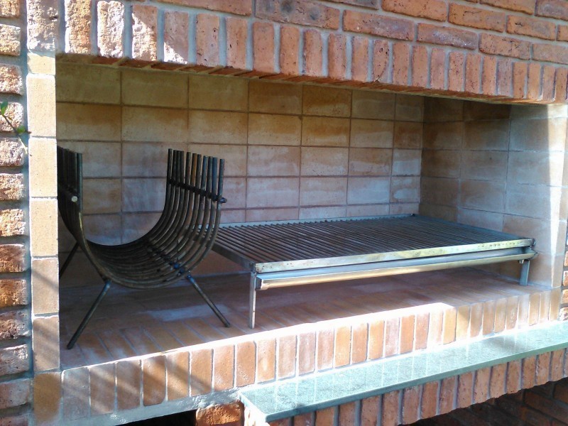 Excelente propiedad para alquilar frente al mar, en zona antigua de Punta del Este.